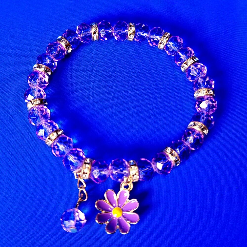 NWOT Gorgeous Crystal Beaded Bracelet with Daisy - Purple/Gold